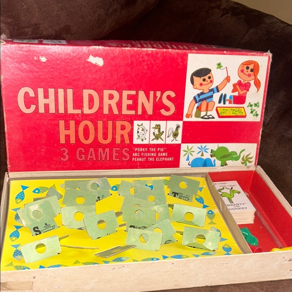 Vintage America Children's Hour 3 Games Set - Red, Green, and Yellow - Picture 1 of 7